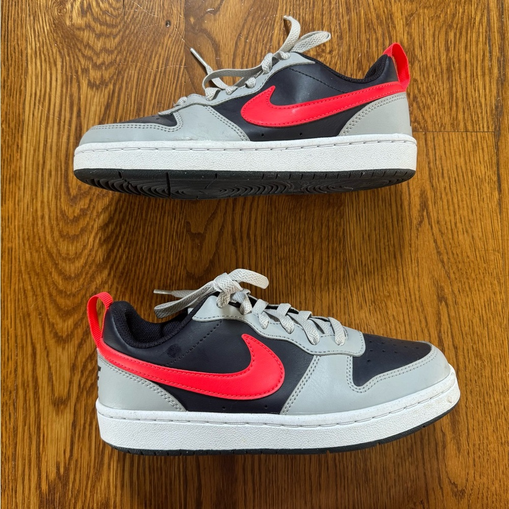 Nike Low Court Sneakers